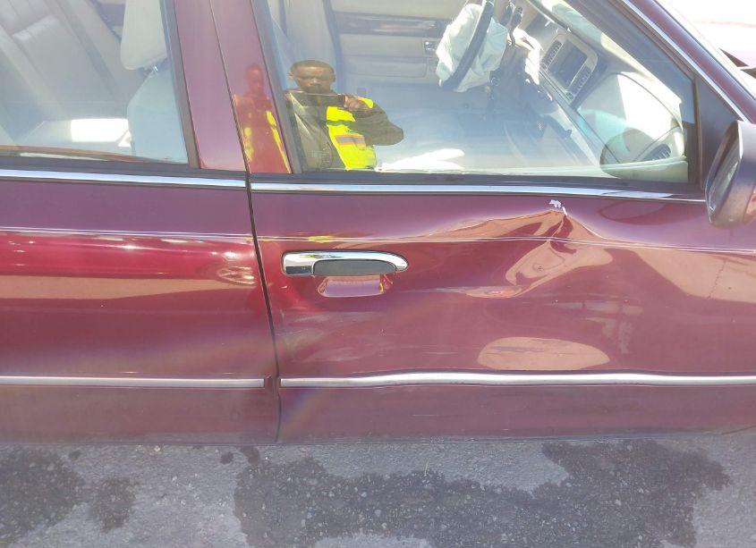 Photo 13 of 2007 Mercury Grand MARQUIS LS (VIN 2MEFM75V07X639453)