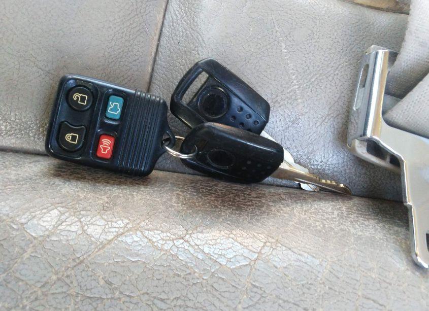 Photo 11 of 2007 Mercury Grand MARQUIS LS (VIN 2MEFM75V37X601098)