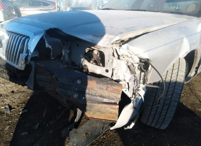 Photo 12 of 2007 Mercury Grand MARQUIS LS (VIN 2MEFM75V37X601098)