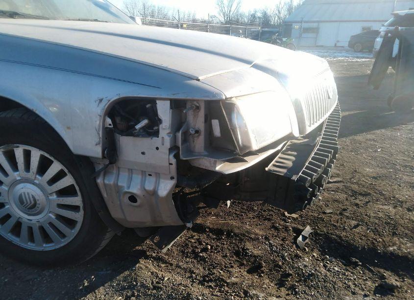 Photo 13 of 2007 Mercury Grand MARQUIS LS (VIN 2MEFM75V37X601098)