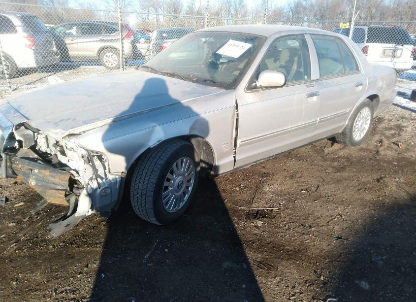 Photo 2 of 2007 Mercury Grand MARQUIS LS (VIN 2MEFM75V37X601098)