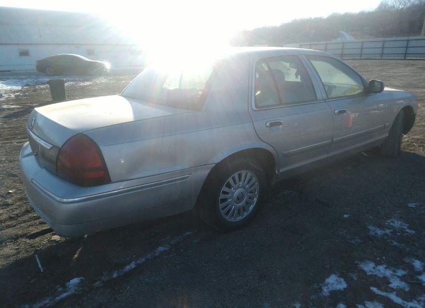 Photo 4 of 2007 Mercury Grand MARQUIS LS (VIN 2MEFM75V37X601098)