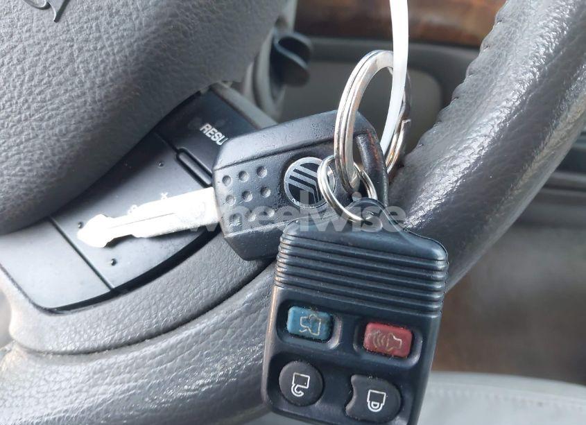 Photo 11 of 2007 Mercury Grand MARQUIS LS (VIN 2MEFM75V37X611212)