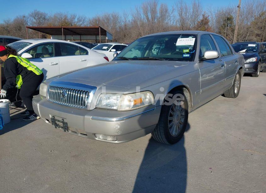 Photo 2 of 2008 Mercury Grand MARQUIS LS (VIN 2MEFM75V38X633728)