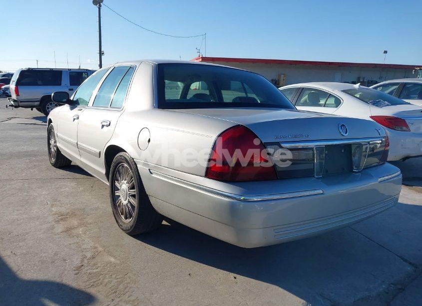 Photo 3 of 2008 Mercury Grand MARQUIS LS (VIN 2MEFM75V38X633728)