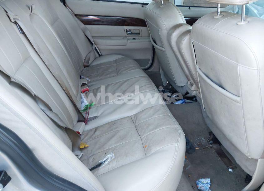 Photo 8 of 2007 Mercury Grand MARQUIS LS (VIN 2MEFM75V47X639665)