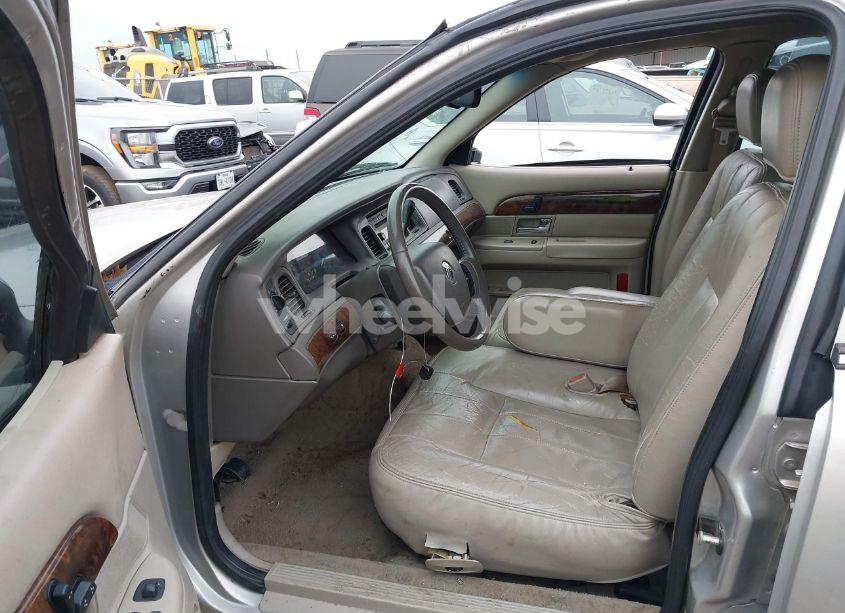 Photo 5 of 2008 Mercury Grand MARQUIS LS (VIN 2MEFM75V48X647170)