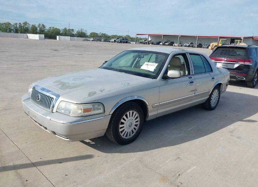 Photo 2 of 2008 Mercury Grand MARQUIS LS (VIN 2MEFM75V58X631463)
