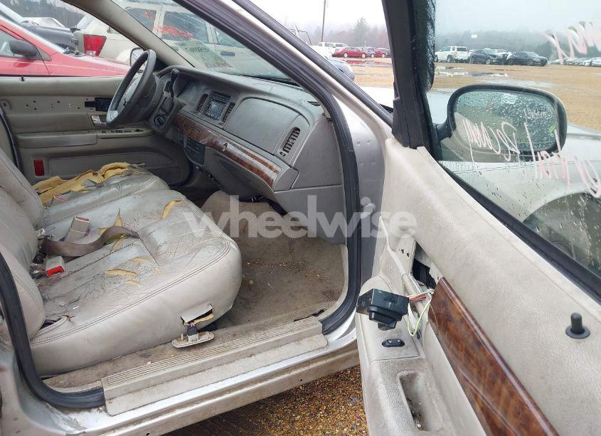 Photo 5 of 2006 Mercury Grand MARQUIS LS (VIN 2MEFM75V66X622994)