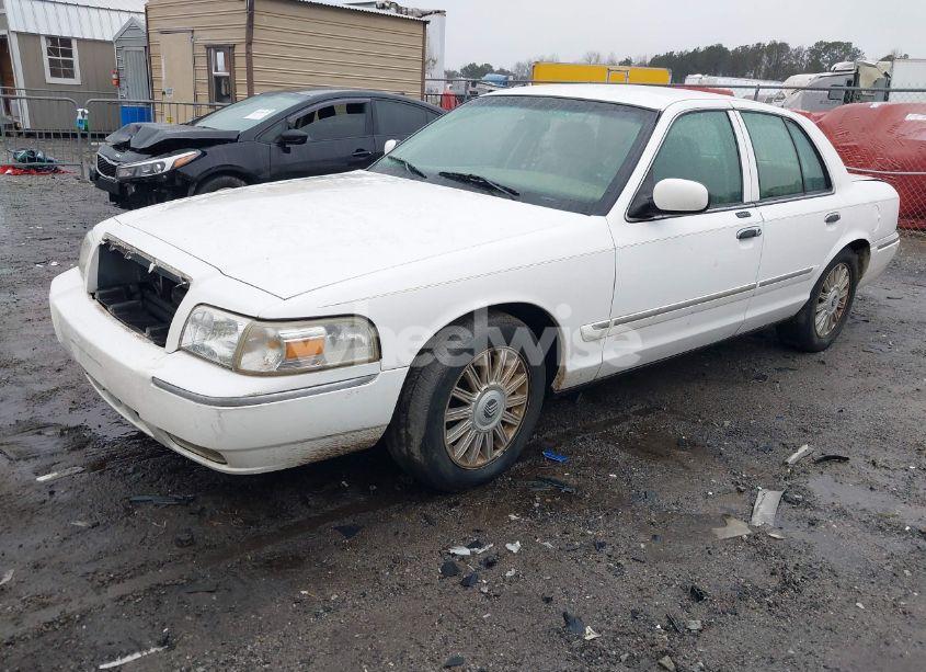 Photo 2 of 2008 Mercury Grand MARQUIS LS (VIN 2MEFM75V68X644920)