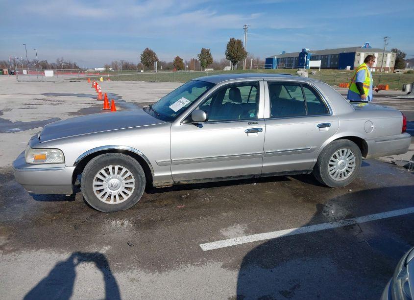 Photo 14 of 2008 Mercury Grand MARQUIS LS (VIN 2MEFM75V98X605464)
