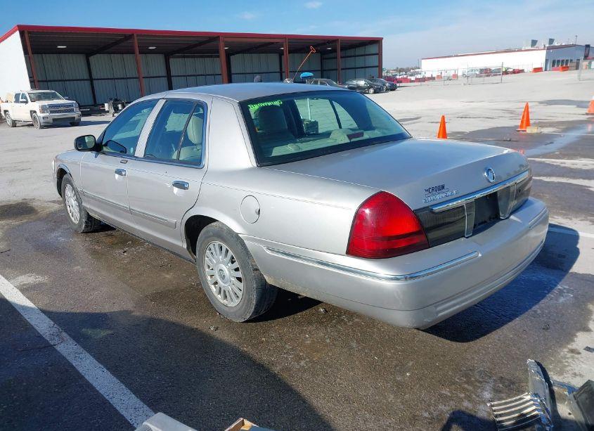Photo 3 of 2008 Mercury Grand MARQUIS LS (VIN 2MEFM75V98X605464)