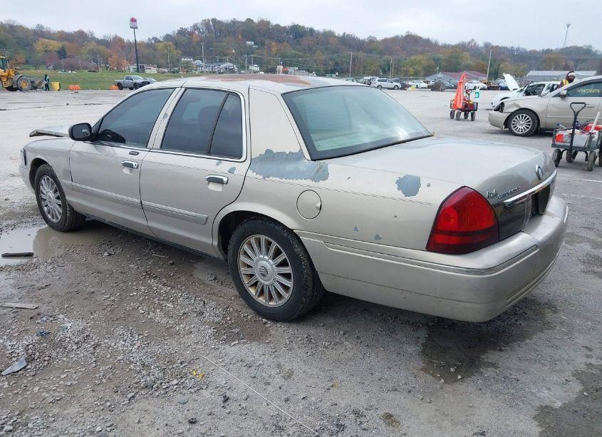 Photo 3 of 2008 Mercury Grand MARQUIS LS (VIN 2MEFM75V98X661436)