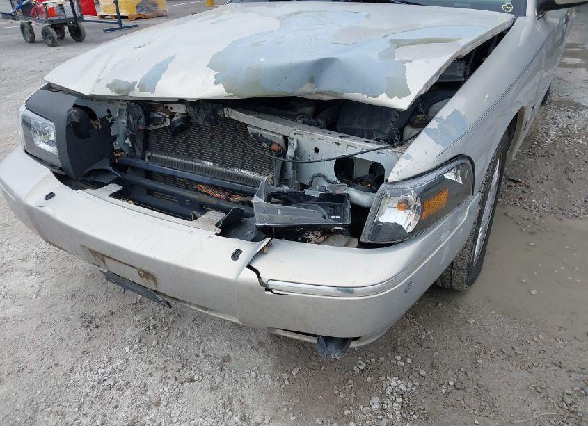 Photo 6 of 2008 Mercury Grand MARQUIS LS (VIN 2MEFM75V98X661436)