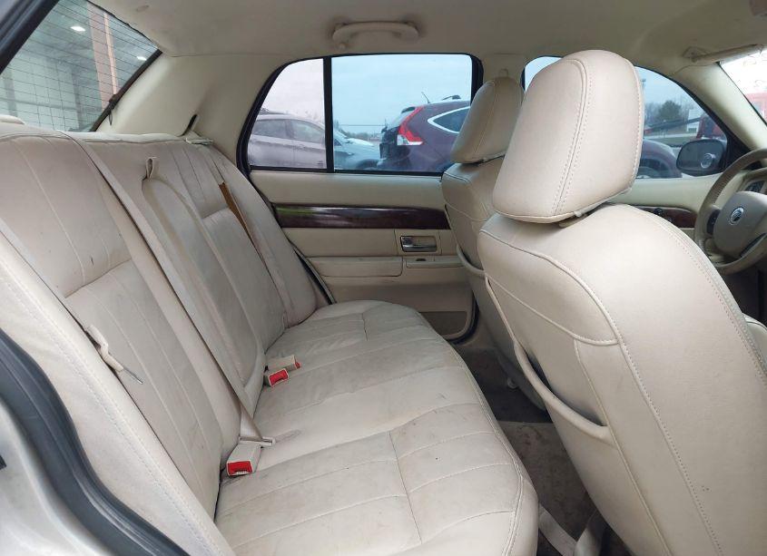 Photo 8 of 2008 Mercury Grand MARQUIS LS (VIN 2MEFM75V98X661436)