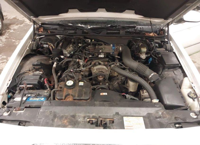 Photo 10 of 2002 Mercury Grand MARQUIS LS (VIN 2MEFM75W12X618905)