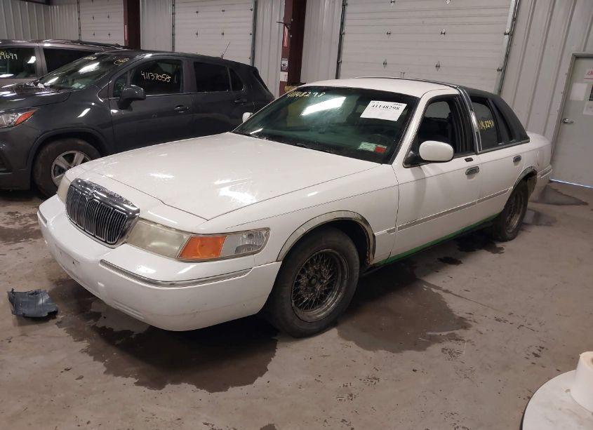 Photo 2 of 2002 Mercury Grand MARQUIS LS (VIN 2MEFM75W12X618905)