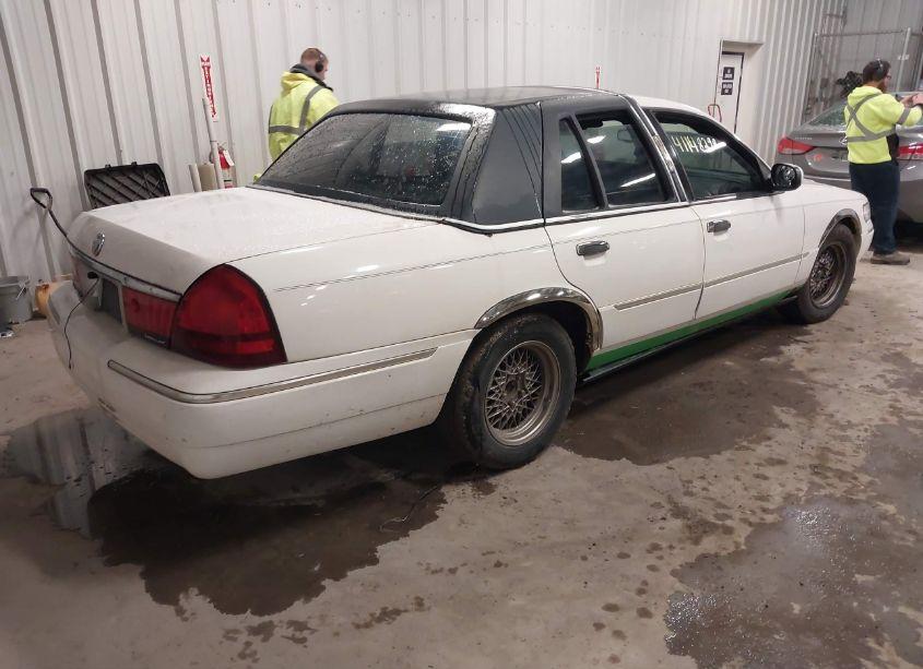 Photo 4 of 2002 Mercury Grand MARQUIS LS (VIN 2MEFM75W12X618905)