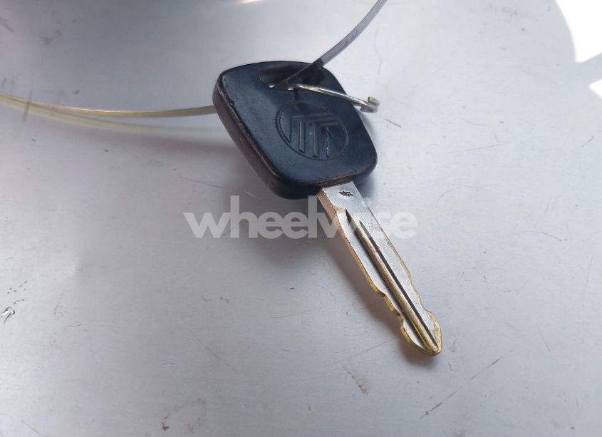 Photo 11 of 2002 Mercury Grand MARQUIS LS (VIN 2MEFM75W12X639883)