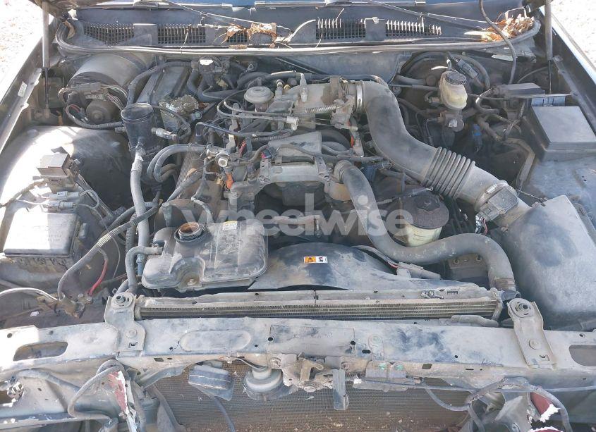 Photo 10 of 2002 Mercury Grand MARQUIS LS (VIN 2MEFM75W22X608500)