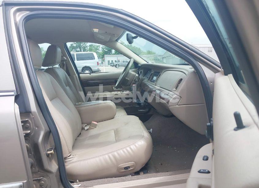 Photo 5 of 2005 Mercury Grand MARQUIS LS/LSE (VIN 2MEFM75W25X661590)