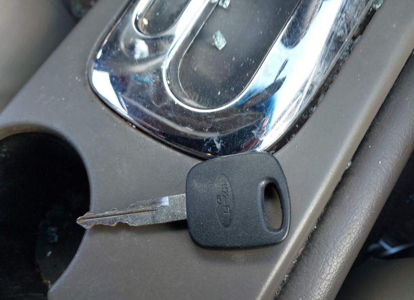 Photo 11 of 2002 Mercury Grand MARQUIS LS (VIN 2MEFM75W32X607260)