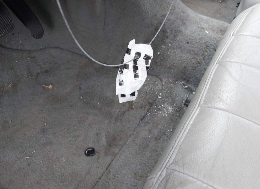 Photo 11 of 2005 Mercury Grand MARQUIS LS/LSE (VIN 2MEFM75W45X604677)