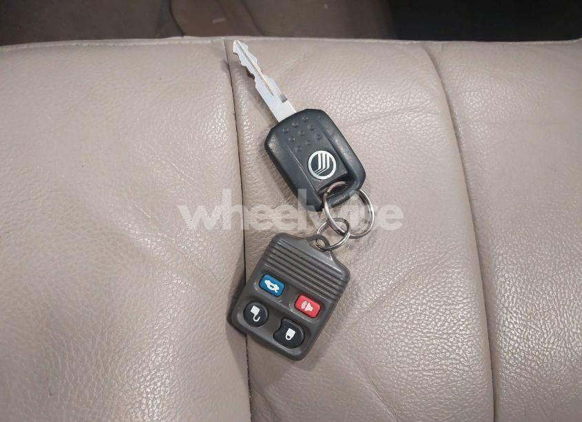 Photo 11 of 2005 Mercury Grand MARQUIS LS/LSE (VIN 2MEFM75W45X608759)