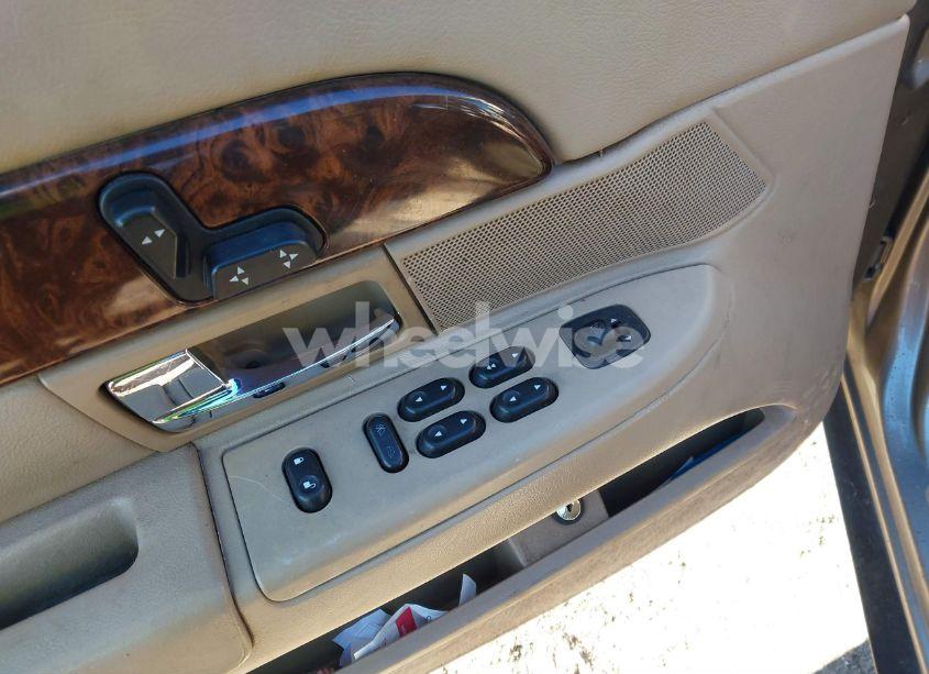 Photo 14 of 2005 Mercury Grand MARQUIS LS/LSE (VIN 2MEFM75W45X622726)