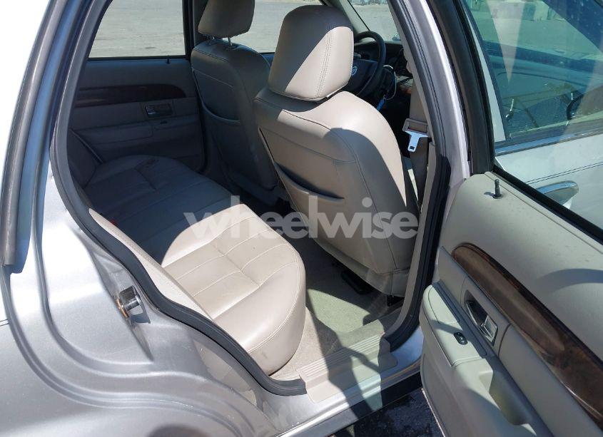 Photo 8 of 2007 Mercury Grand MARQUIS LS (VIN 2MEFM75W77X622268)