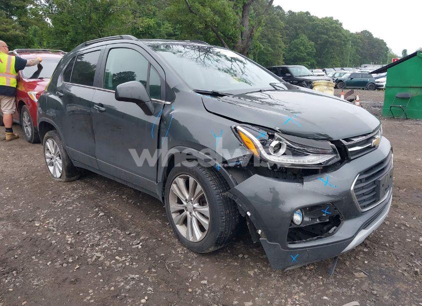 2019 Chevrolet Trax PREMIER (VIN 2MEFM75W8WX******) main photo