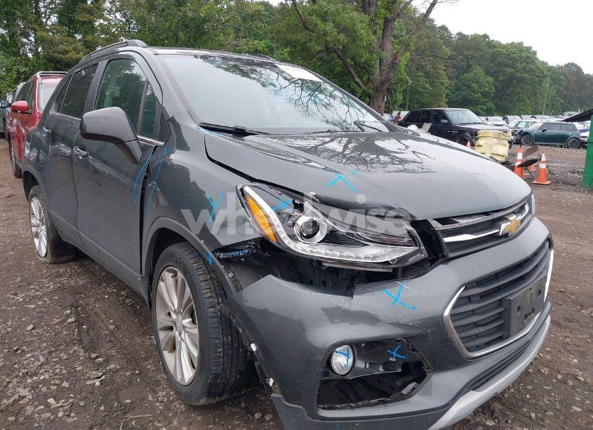 Photo 6 of 2019 Chevrolet Trax PREMIER (VIN 2MEFM75W8WX******)