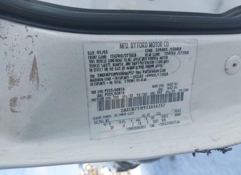 Photo 9 of 2005 Mercury Grand MARQUIS LS/LSE (VIN 2MEFM75W95X656757)