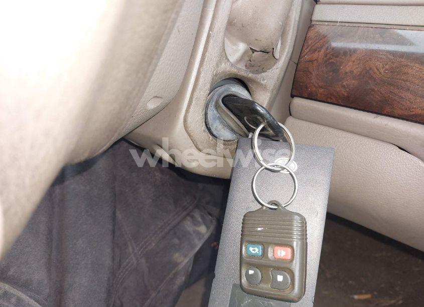 Photo 11 of 2005 Mercury Grand MARQUIS (VIN 2MEFM75WX5X640812)