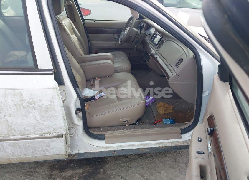 Photo 5 of 2005 Mercury Grand MARQUIS (VIN 2MEFM75WX5X640812)