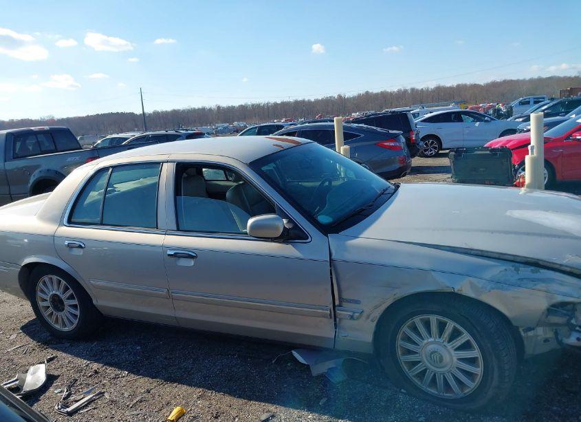 Photo 12 of 2009 Mercury Grand MARQUIS LS (FLEET ONLY) (VIN 2MEHM75V09X601961)