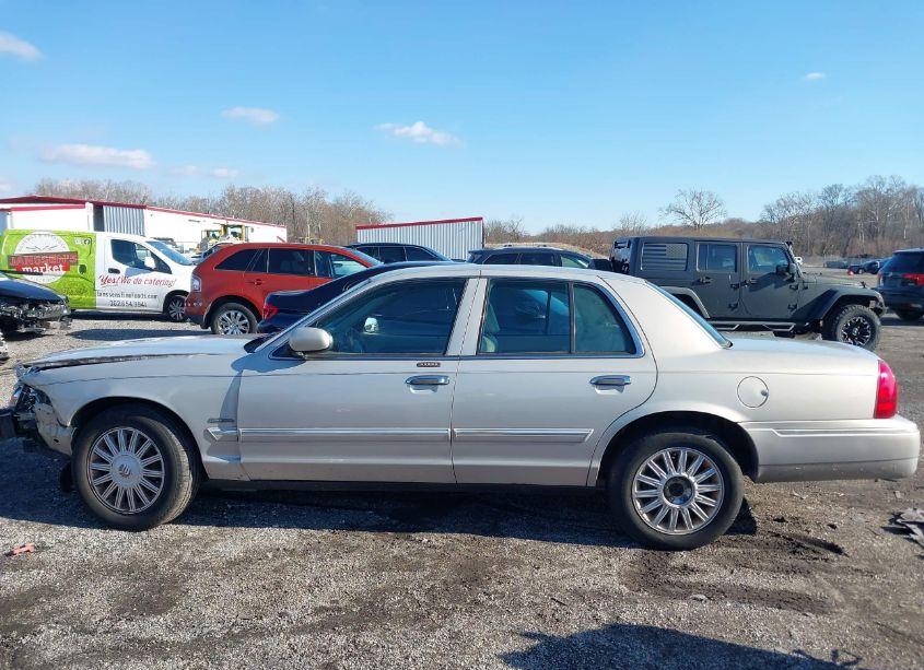 Photo 13 of 2009 Mercury Grand MARQUIS LS (FLEET ONLY) (VIN 2MEHM75V09X601961)