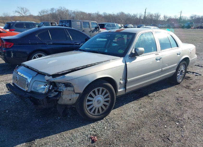 Photo 2 of 2009 Mercury Grand MARQUIS LS (FLEET ONLY) (VIN 2MEHM75V09X601961)