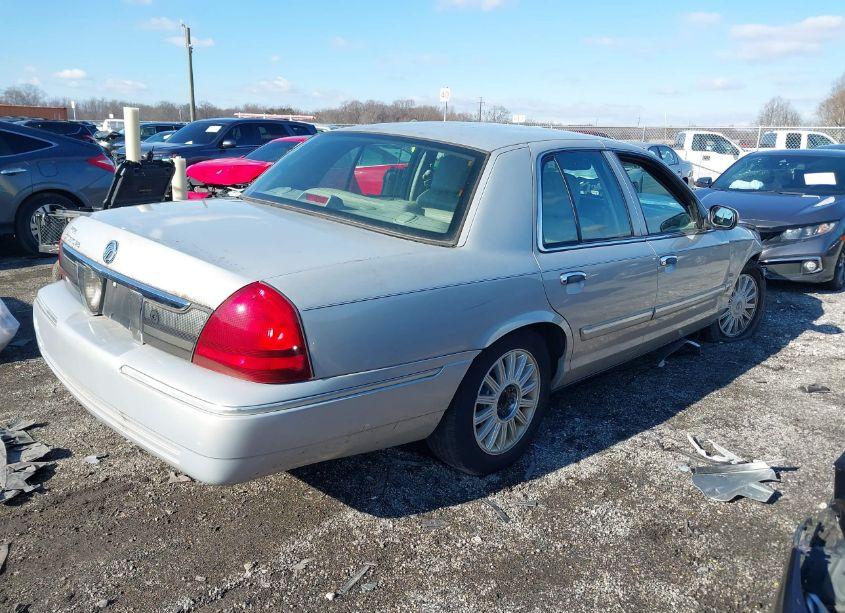 Photo 4 of 2009 Mercury Grand MARQUIS LS (FLEET ONLY) (VIN 2MEHM75V09X601961)