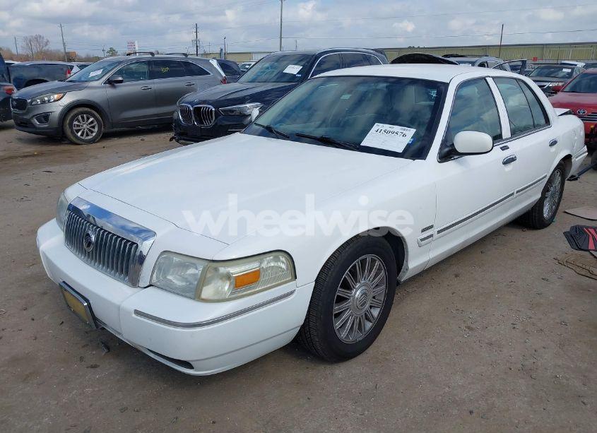Photo 2 of 2009 Mercury Grand MARQUIS LS (FLEET ONLY) (VIN 2MEHM75V39X622111)