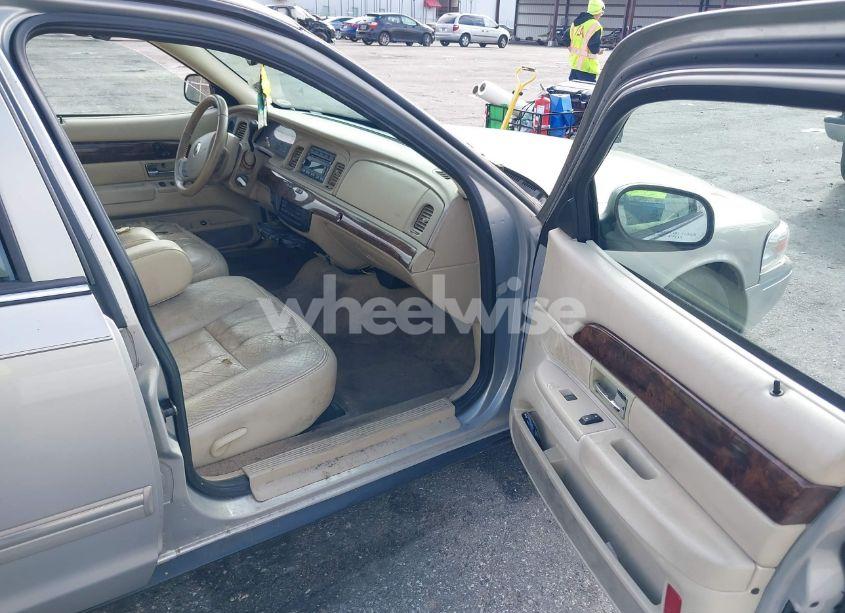 Photo 5 of 2009 Mercury Grand MARQUIS LS (FLEET ONLY) (VIN 2MEHM75V69X627383)