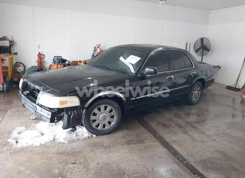 Photo 2 of 2008 Mercury Grand MARQUIS LS (VIN 2MEHM75V78X629965)