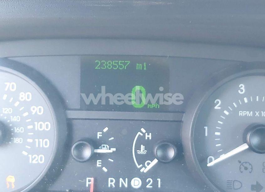 Photo 7 of 2008 Mercury Grand MARQUIS LS (VIN 2MEHM75V88X618599)