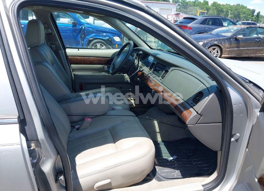 Photo 5 of 2009 Mercury Grand MARQUIS LS (FLEET ONLY) (VIN 2MEHM75V89X608107)