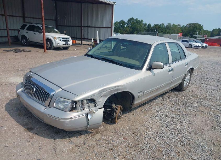 Photo 2 of 2009 Mercury Grand MARQUIS LS (FLEET ONLY) (VIN 2MEHM75V99X606401)