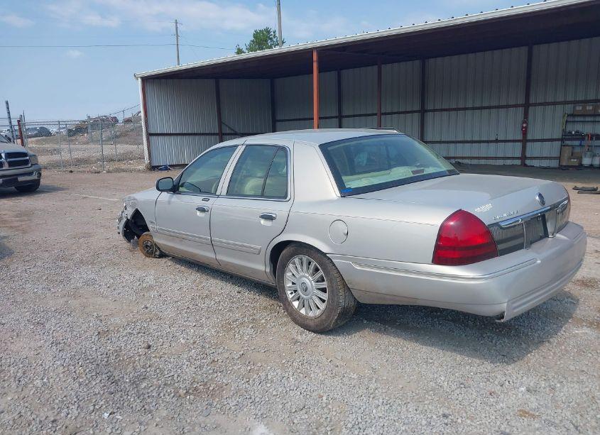 Photo 3 of 2009 Mercury Grand MARQUIS LS (FLEET ONLY) (VIN 2MEHM75V99X606401)