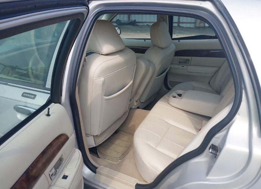 Photo 8 of 2009 Mercury Grand MARQUIS LS (FLEET ONLY) (VIN 2MEHM75V99X606401)