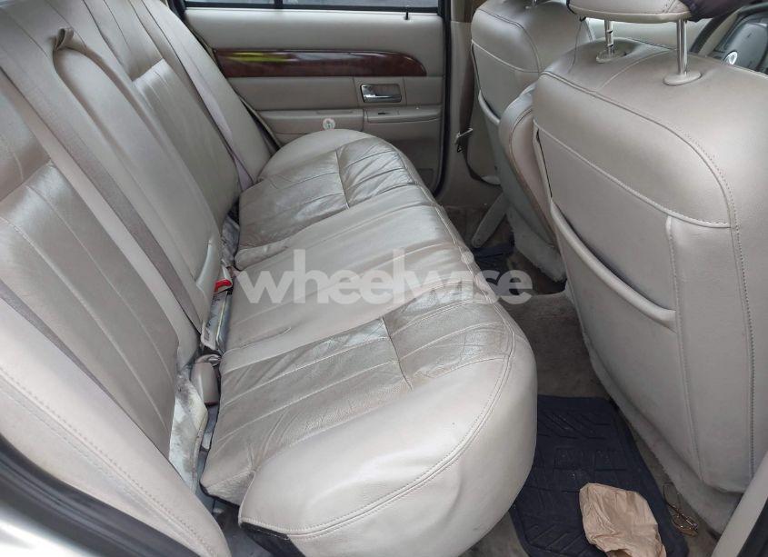 Photo 8 of 2009 Mercury Grand MARQUIS LS (FLEET ONLY) (VIN 2MEHM75V99X608312)