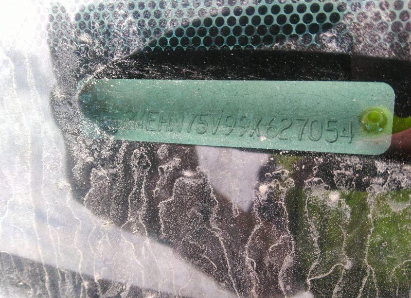 Photo 9 of 2009 Mercury Grand MARQUIS LS (FLEET ONLY) (VIN 2MEHM75V99X627054)