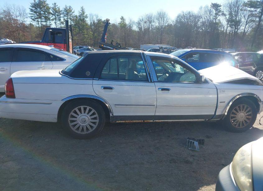 Photo 13 of 2009 Mercury Grand MARQUIS LS (FLEET ONLY) (VIN 2MEHM75V99X634201)